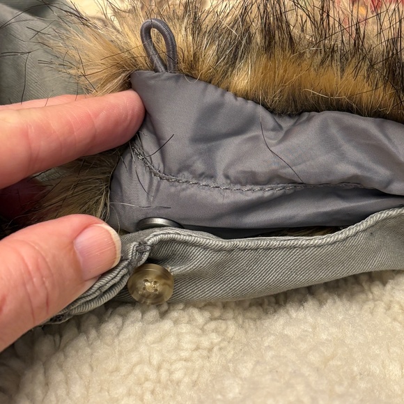 Abercrombie & Fitch Women's Hooded Parka Coat Sz S Removable Fur Sherpa lined - Picture 15 of 16